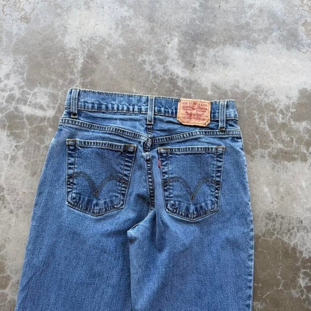 Vintage 2000's Women's Levi's 550 Bootcut flare light wash denim jeans 8 - Picture 6 of 8